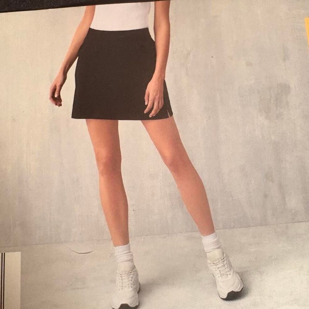 Black Serra mini skort in XL